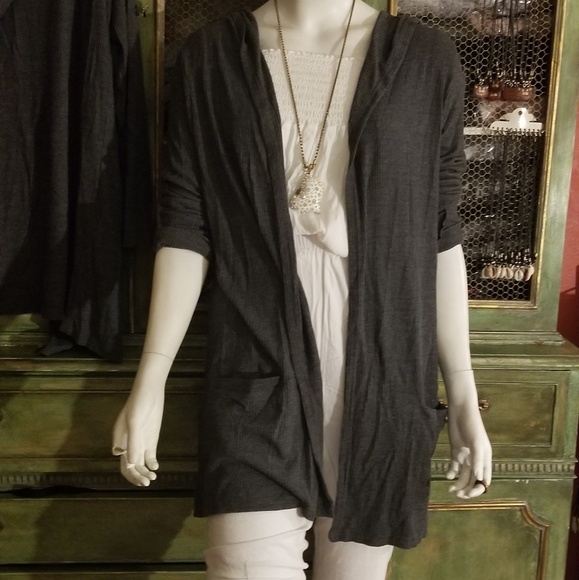 New brandy melville  gray sweater - Picture 6 of 7